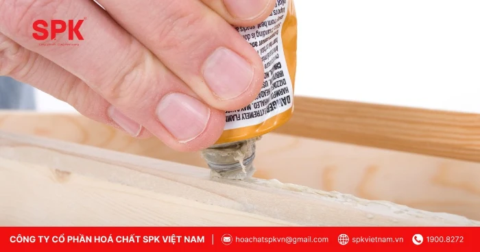 Phân Loại Keo Dán Gỗ Công Nghiệp Dựa Trên Phản ứng