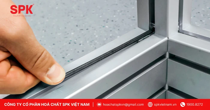 Keo Kết Dính Nhôm Bám Chắc Trên Vật Liệu Dãn Nở